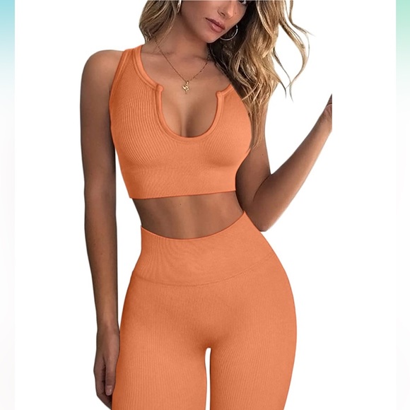 Tops - Women’s tight coral/orange workout set size small